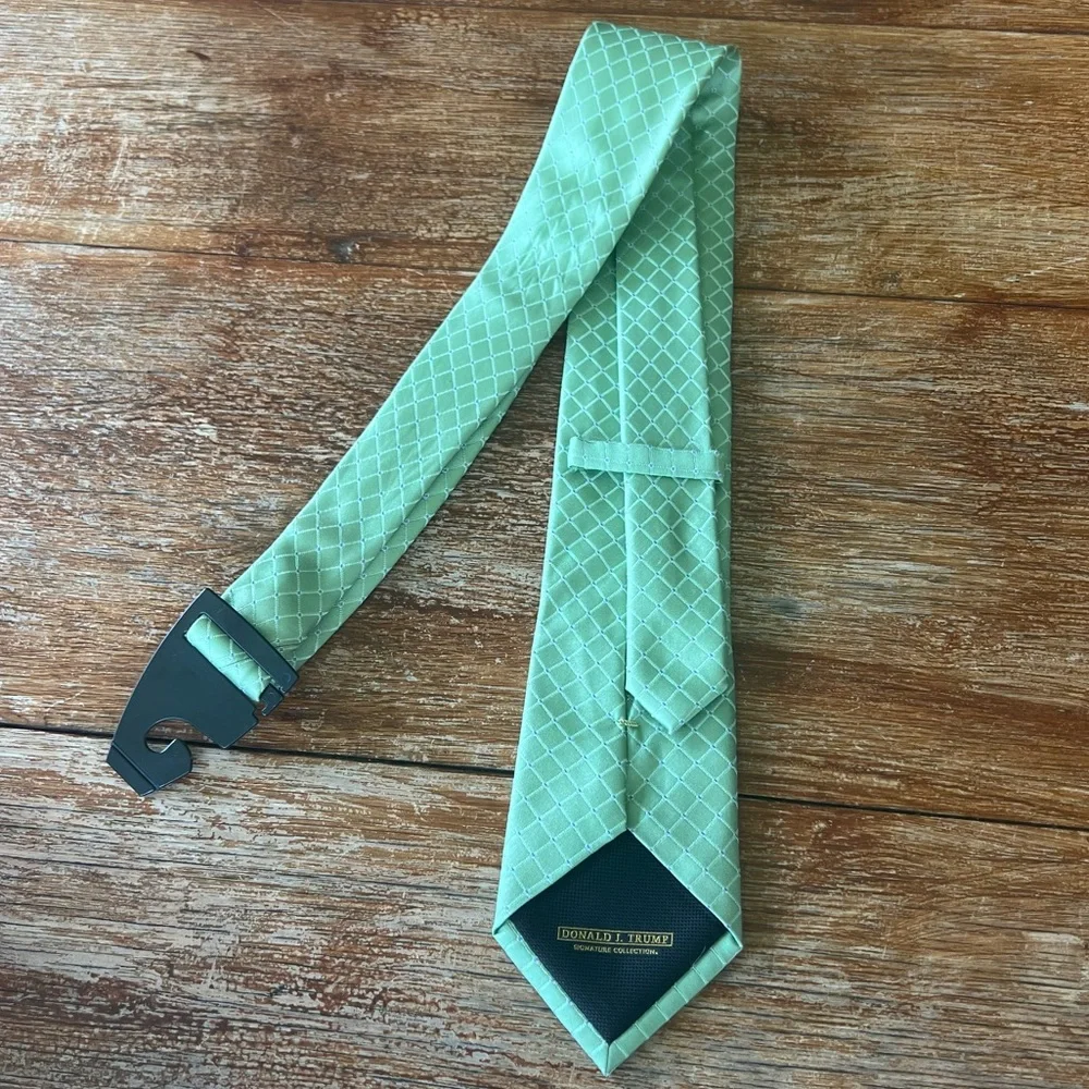 Donald J Trump Signature Collection Silk Tie Green